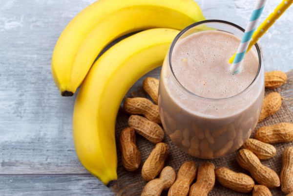 peanutbutter banana oat smoothie